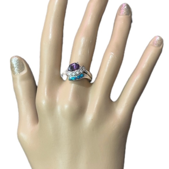 Elegant Silver Fashion Ring with Purple and Green Accents - Picture 2 of 2